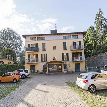 Casa Agatha Lenno- Luxury Air Conditioned Village By Italian * لينّو