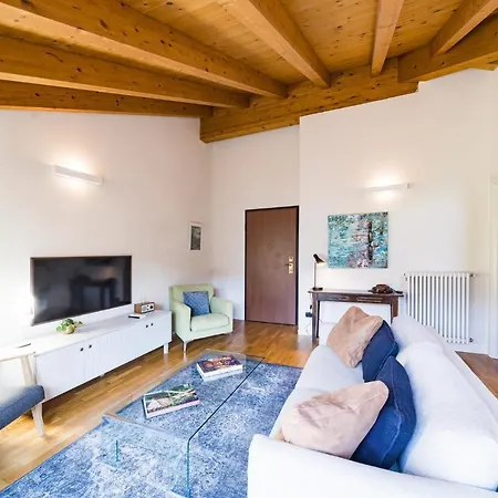 Casa Agatha Lenno- Luxury Air Conditioned Village By Italian Apartament