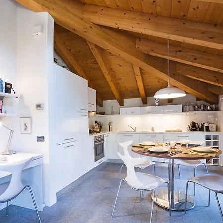 Casa Agatha Lenno- Luxury Air Conditioned Village By Italian * לנו